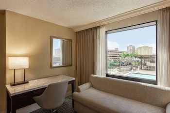 Room, 1 King Bed, Pool View