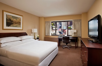 Standard Room, 1 King Bed, Roll-in Shower (Mobility)