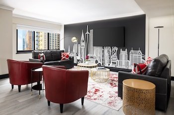 Suite, 1 King Bed (Living & Dining Area Manhattan Floor)