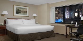 Standard Room, 1 King Bed, Accessible Bathtub (Mobility)