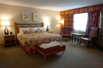 Studio Suite, 1 King Bed, Non Smoking (Mountain Lodge)