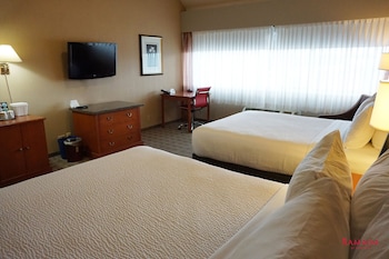 Business Room, 2 Queen Beds, Non Smoking