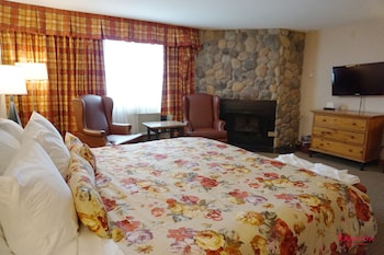 Studio Suite, 1 King Bed, Non Smoking (Mountain Lodge)