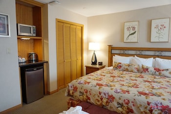 Studio Suite, 1 King Bed, Non Smoking (Mountain Lodge)