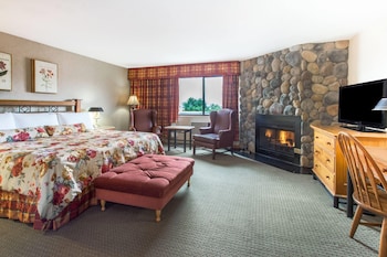 Studio Suite, 1 King Bed, Non Smoking (Mountain Lodge)