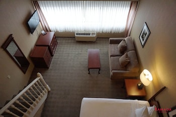 Suite, 2 Queen Beds, Non Smoking (Loft)