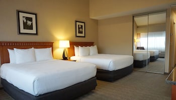 Business Room, 2 Queen Beds, Non Smoking