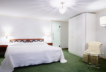 Classic Twin Room