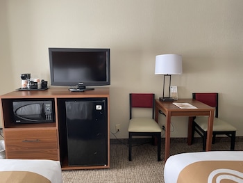 Standard Room, 2 Queen Beds, Non Smoking