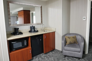 Suite, 1 Bedroom, Courtyard View