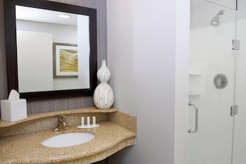 Room, 2 Queen Beds (Mobility Accessible, Tub)