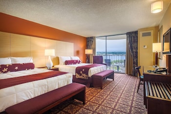 Room, 2 Queen Beds, Mobility Accessible, Non Smoking (Hearing,Roll-in Shower,Ocean View)