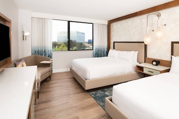 Room, 2 Queen Beds (Mobility Accessible, Tub)