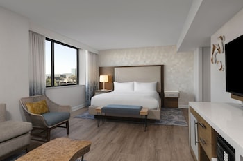 Junior Suite, 1 King Bed, Balcony (Mobility Accessible, Tub)