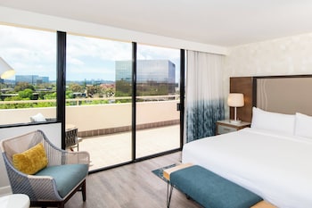 Executive Suite, 1 Bedroom, Balcony (Mobility Accessible, Tub)