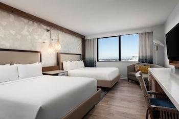 Room, 2 Queen Beds (Mobility Accessible, Tub)