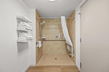 Room, 2 Queen Beds, Accessible, Non Smoking