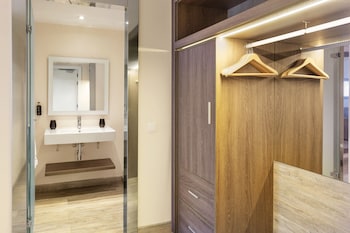 Suite The Level