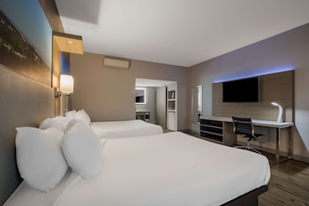 Standard Room, 2 Queen Beds, Non Smoking, Refrigerator (Freeway Side)