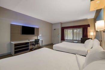 Standard Room, 2 Queen Beds, Non Smoking, Refrigerator (Freeway Side)