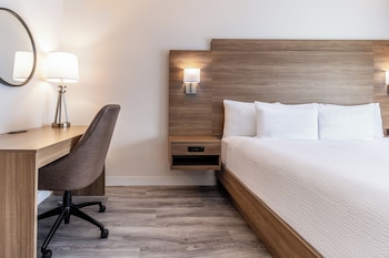 Suite, 1 King Bed with Sofa bed, Kitchenette, Corner