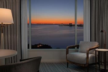 Suite, Bay View