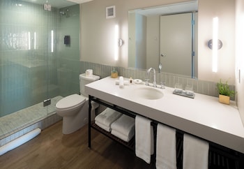 Superior Room, 1 King Bed, Bay View (Bay View King)