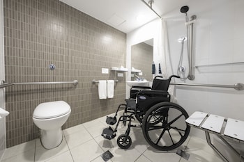 Room, 1 King Bed, Accessible (Roll-In Shower)