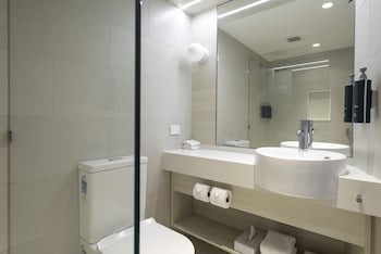 Superior Room, 1 King Bed, Balcony