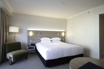 Room, 1 King Bed, Accessible (Roll-In Shower)