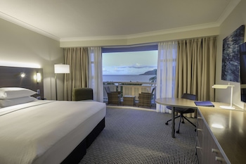 King Guest Room Water View