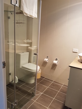 Twin Room (No Pets)