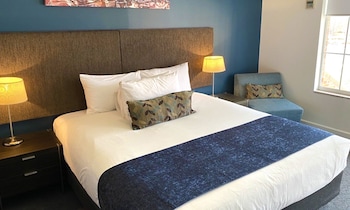 Deluxe King Family (4) Room (No Pets)