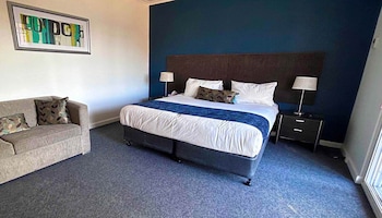 Queen & Sofa Bed Room (No Pets)