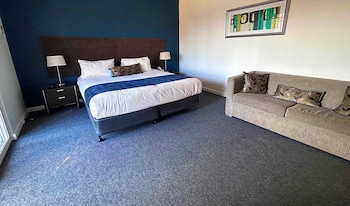 Deluxe King Bed Room (No Pets)