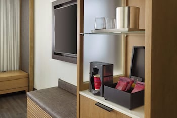 Concierge Room, Club Room, 1 King Bed