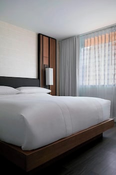 Suite, 1 King Bed