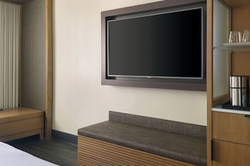 Concierge Room, Club Room, 1 King Bed