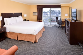 Deluxe Room, 1 King Bed, Harbor View