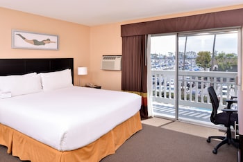 Deluxe Room, 1 King Bed, Harbor View