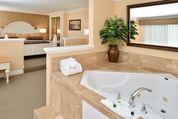 Honeymoon Suite