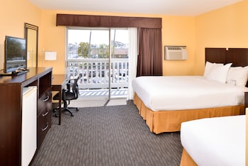 Deluxe Room, 2 Queen Beds, Harbor View
