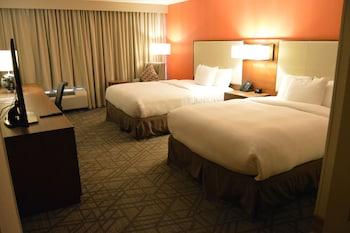Room, 2 Queen Beds, Accessible (Mobility & Hearing, Roll-in Shower)