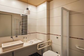 Standard Room, 1 Queen Bed, Accessible