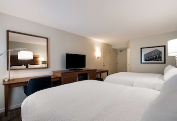 Standard Room, 2 Double Beds, Non Smoking