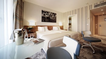 Premium Room, 2 Double Beds, Balcony, Garden View