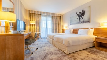Standard Room, 2 Twin Beds, Accessible, Balcony (City View)