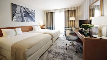 Premium Room, 2 Double Beds, Balcony, Garden View