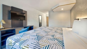 Standard Room, 1 King Bed, Accessible, Non Smoking