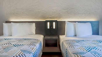 Standard Room, 2 Double Beds, Non Smoking
